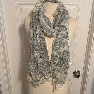 Cabi scarf 382 Light Gray Floral Pattern Women’s Scarf versatile long and EUC